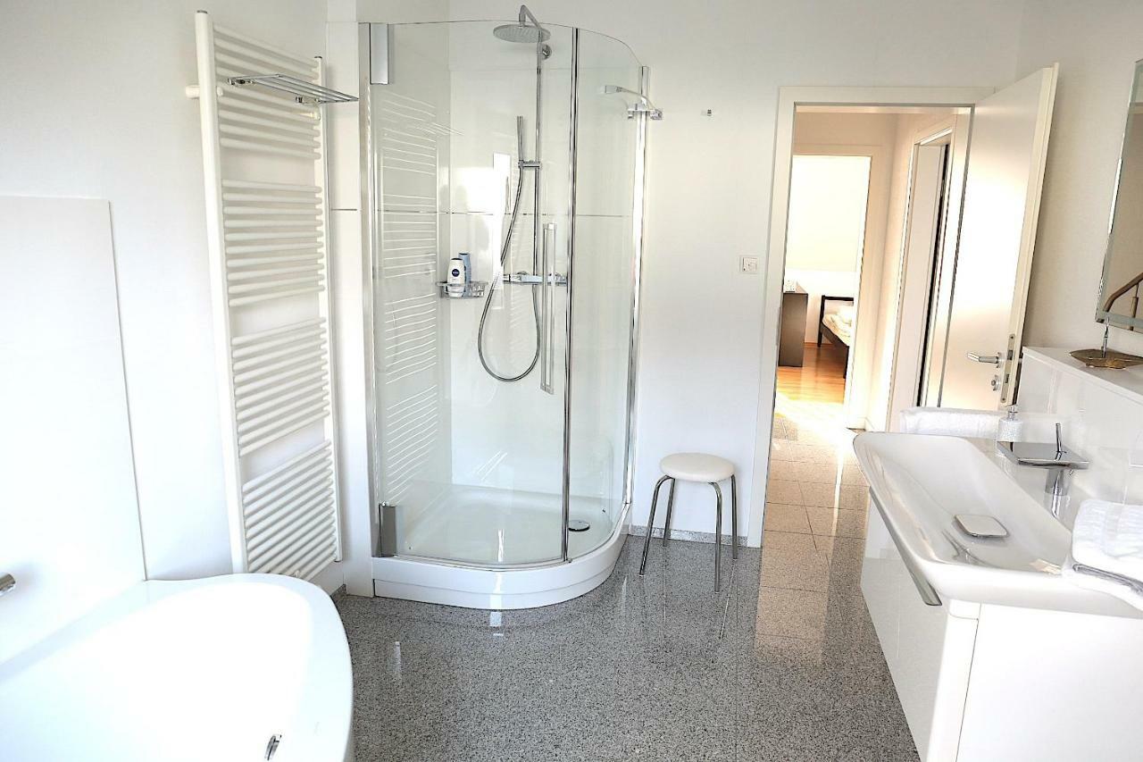Modernes Stadthaus | Parkplatz | Wifi | Bad&Dusche | Kueche Hannover Exterior photo